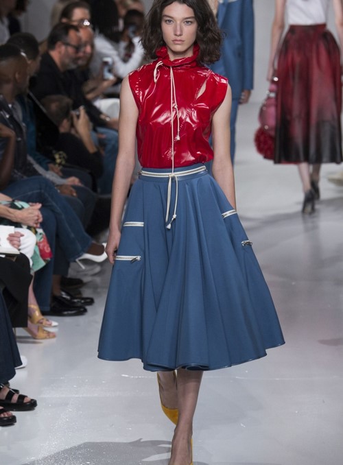 Тенденции моды весна-лето 2019: fashion-обзор новинок с подиумов изображения Тенденции моды весна-лето 2019: fashion-обзор новинок с подиумов изоражения