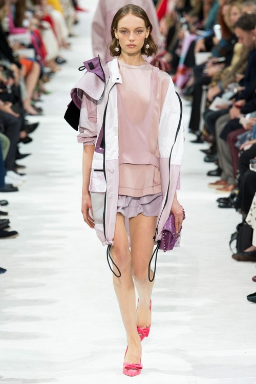 Тенденции моды весна-лето 2019: fashion-обзор новинок с подиумов Тенденции моды весна-лето 2019: fashion-обзор новинок с подиумов